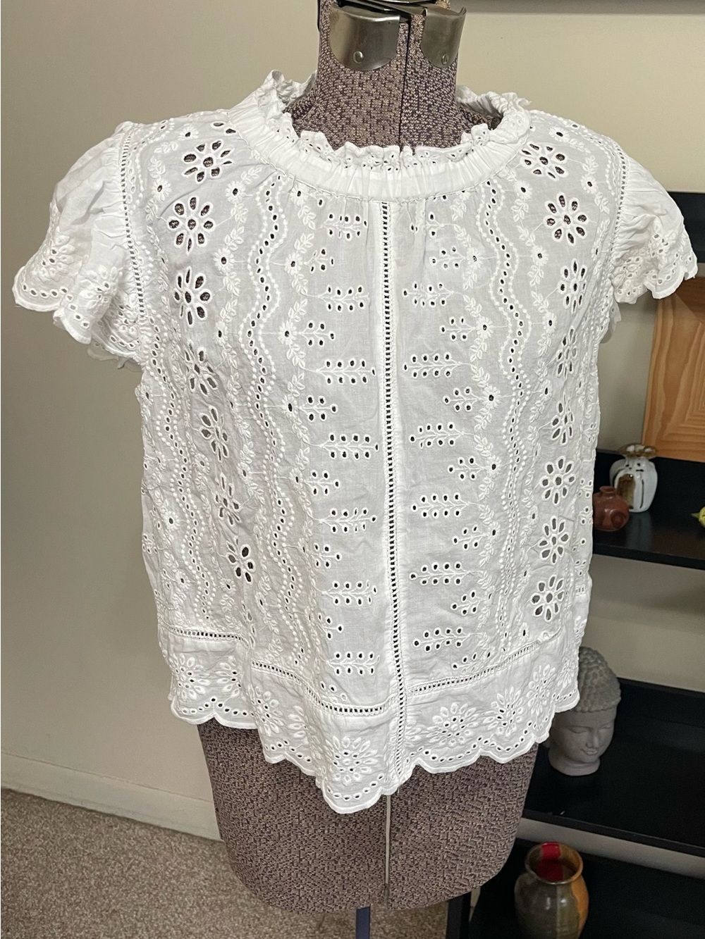 Women's White Eyelet Broderie Anglaise Short Sleeve Blouse - Picture 1 of 8